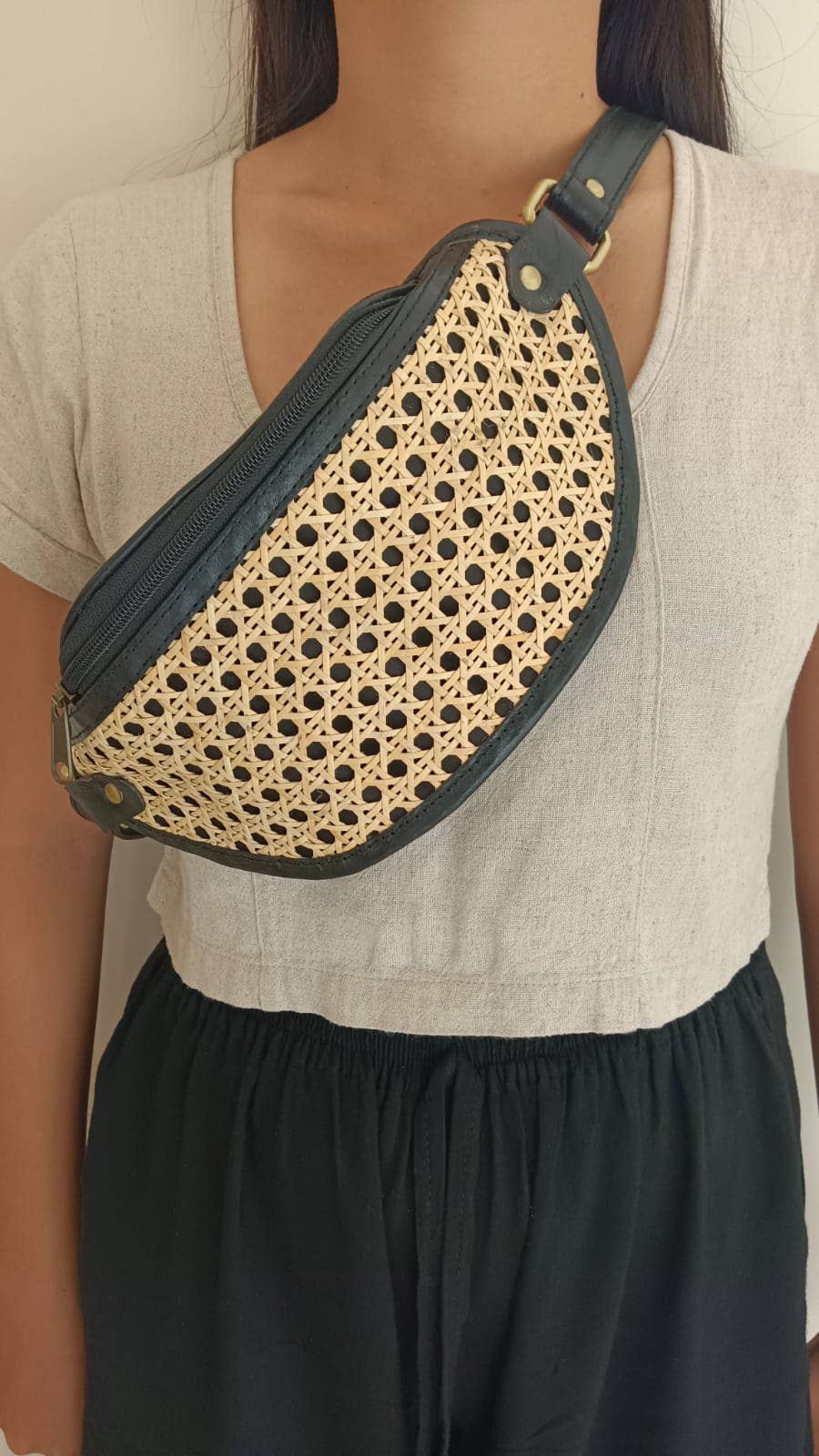 Raja Sling Bag