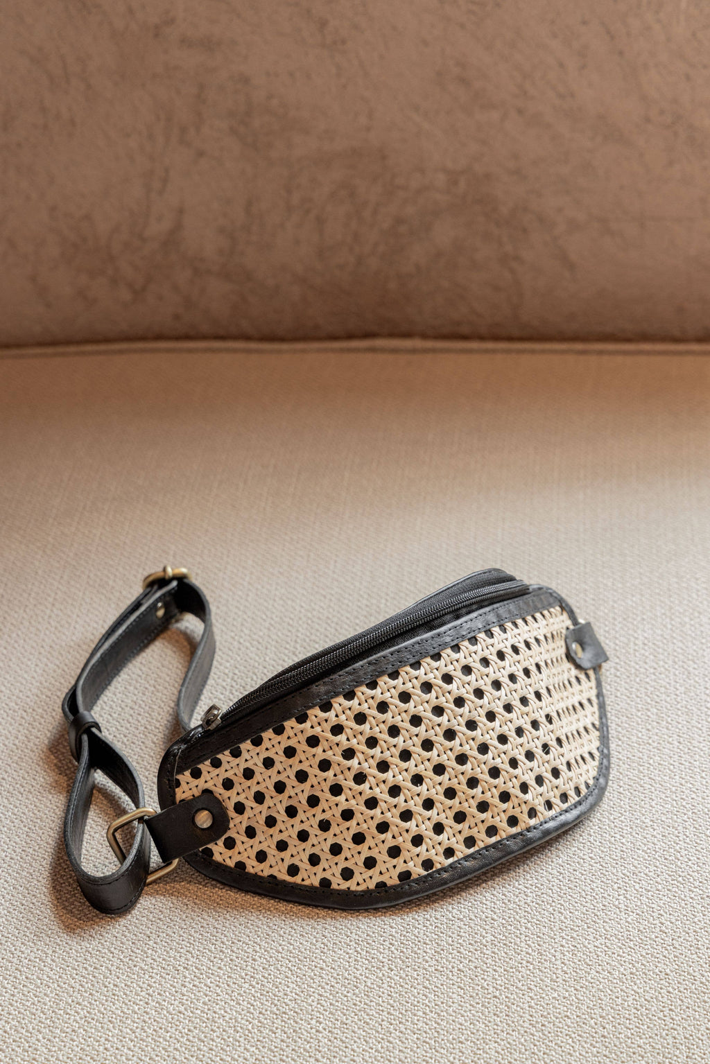 Raja Sling Bag