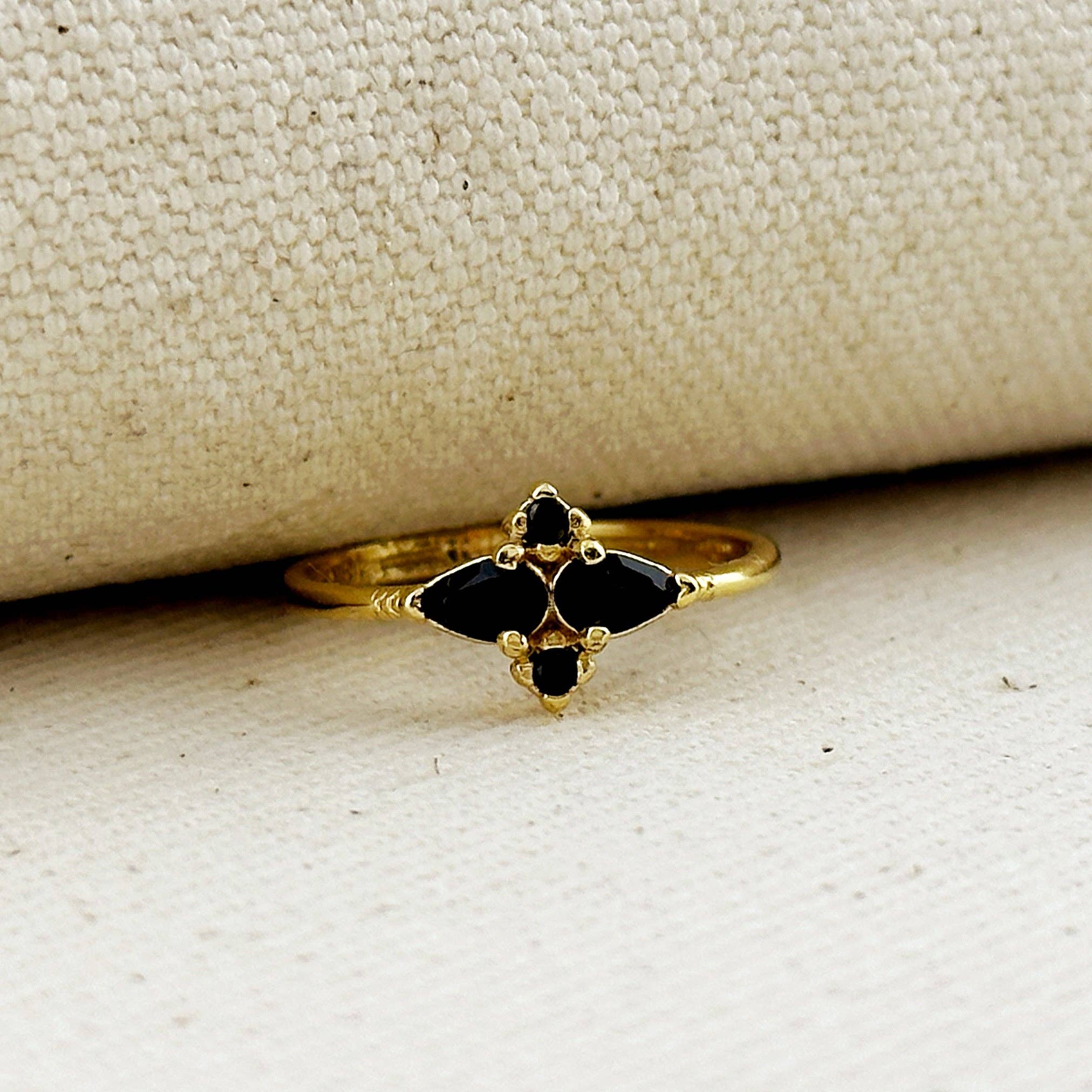 Emerald Vintage Flower Ring