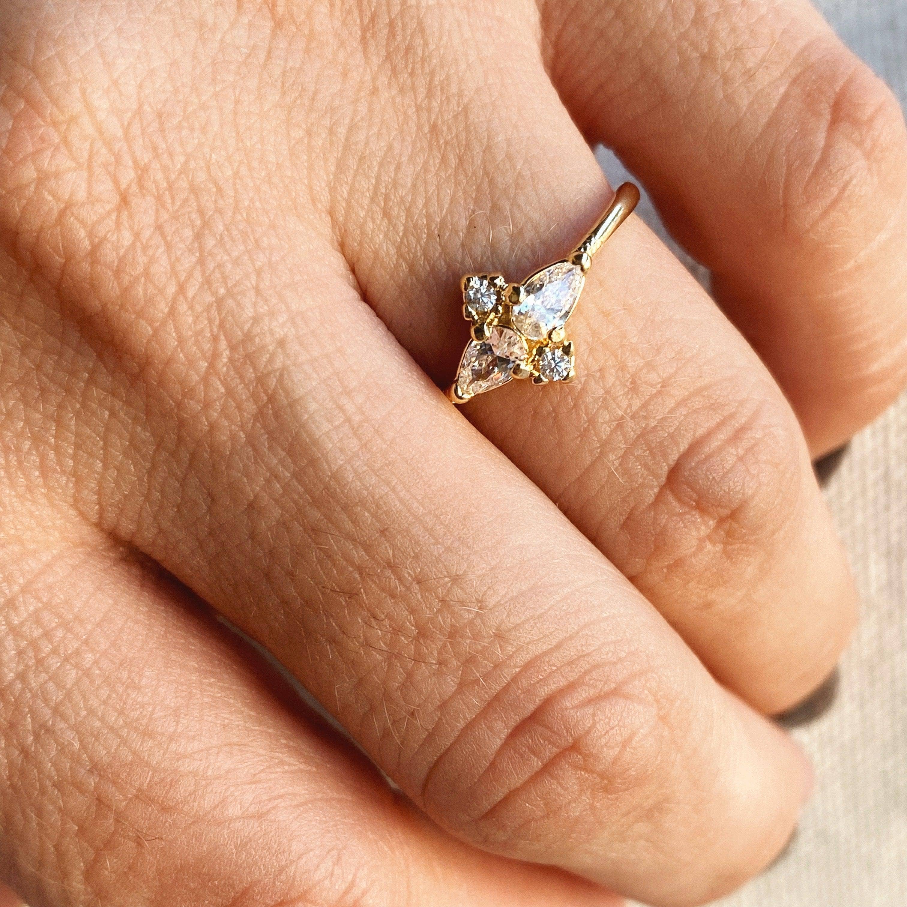 Emerald Vintage Flower Ring